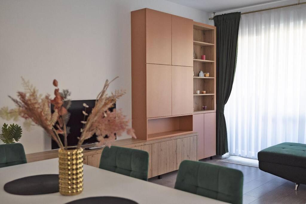 Eliza'S Apartment By Oasis Homes أرادايا المظهر الخارجي الصورة